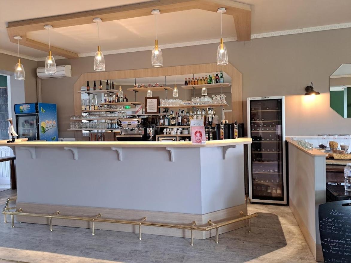 Logis Hotel Restaurant Le Lascaux Montignac-Lascaux Esterno foto